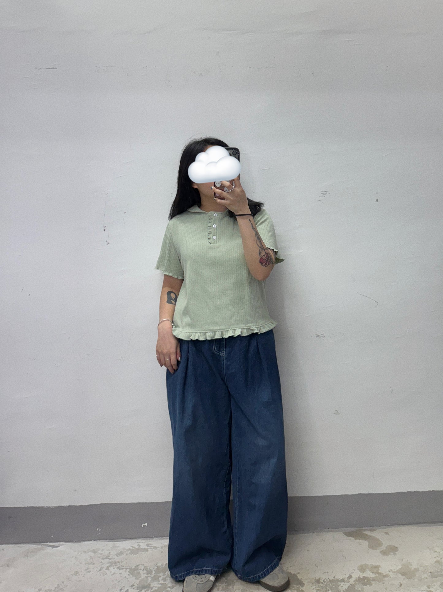 bb領下擺ruffle邊top丨灰