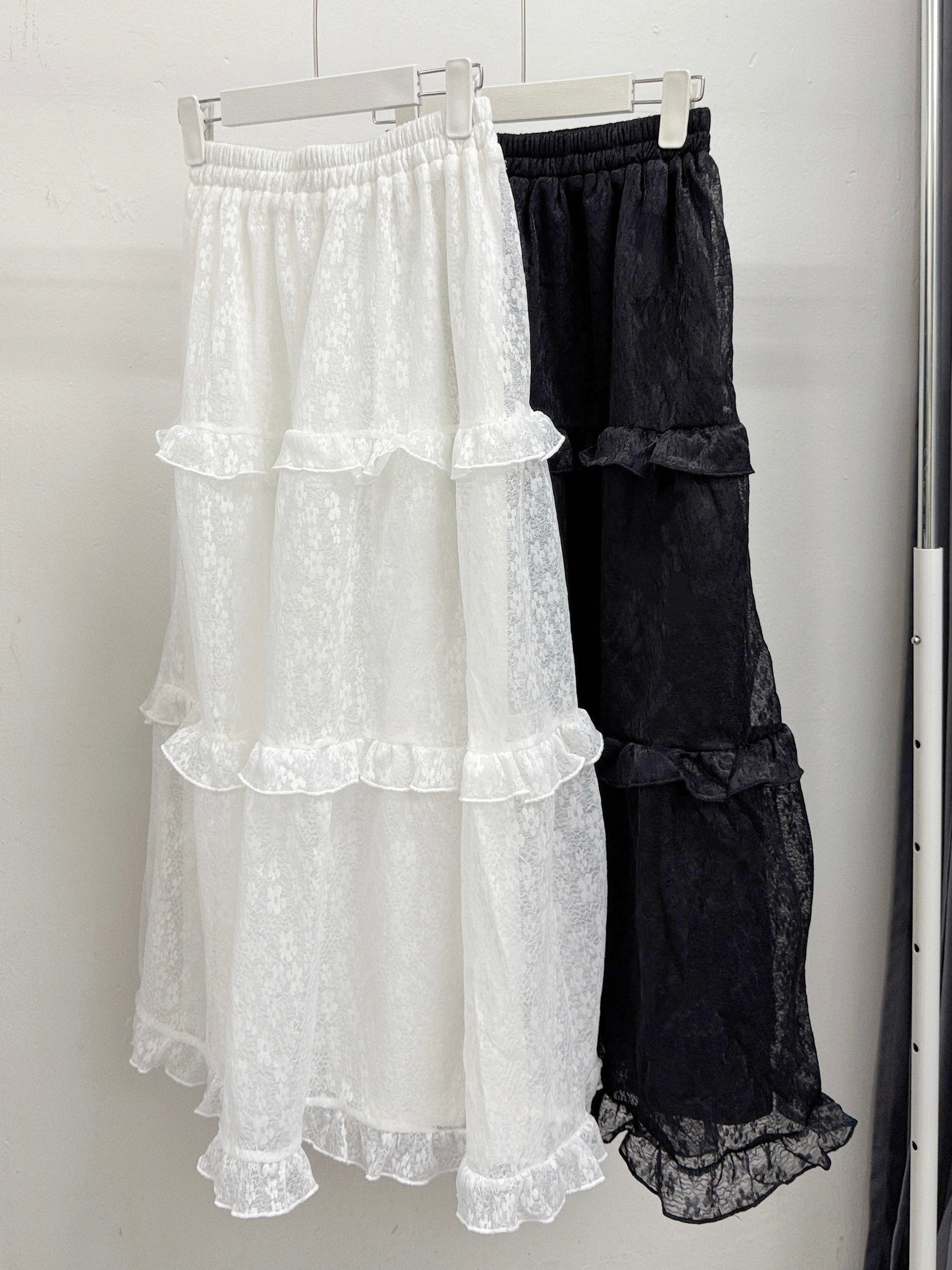 【SALE】花花紋ruffle邊層層裙丨黑