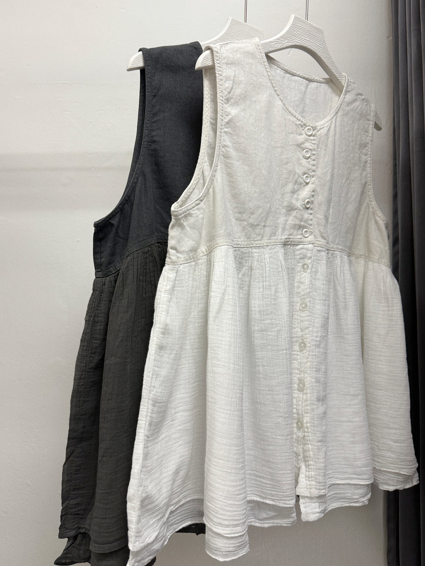 新色入!拼布排鈕傘型背心丨3 col