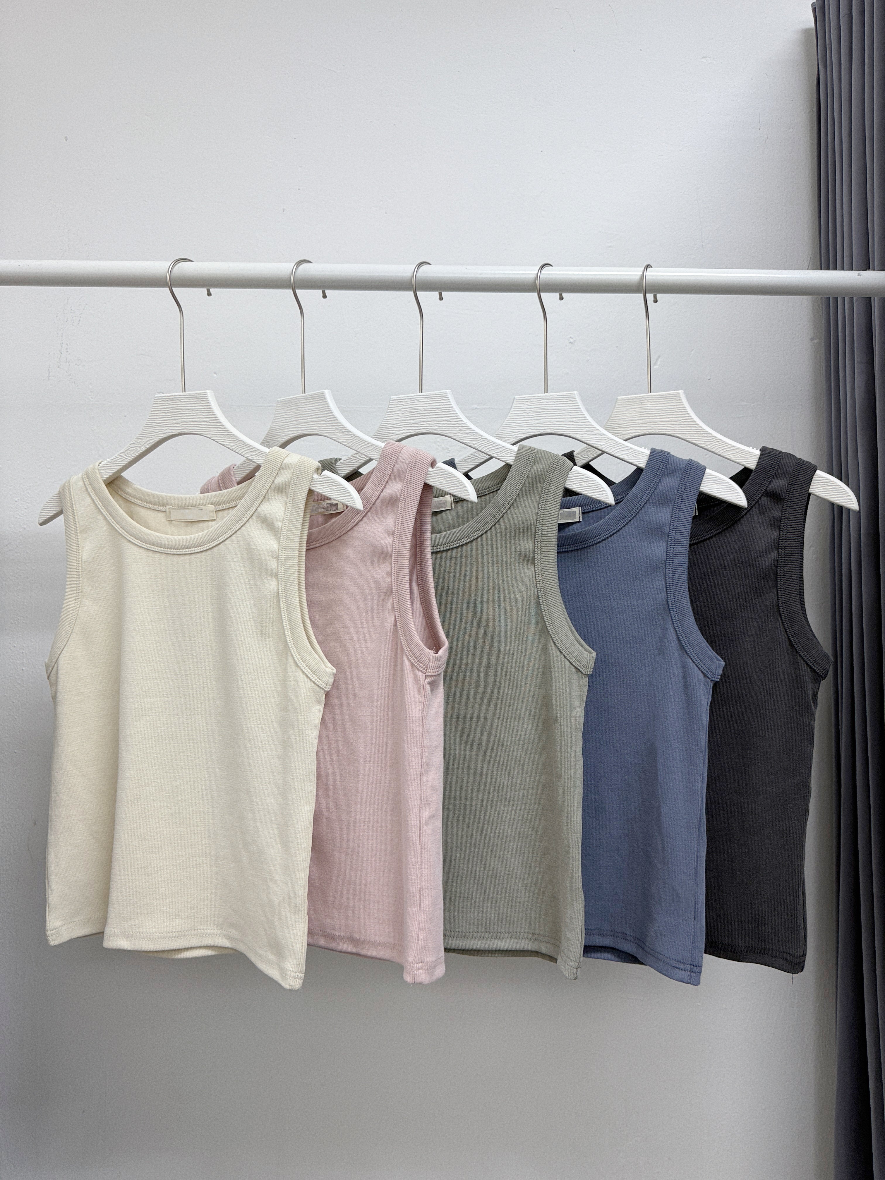 basic tank top丨綠 黑