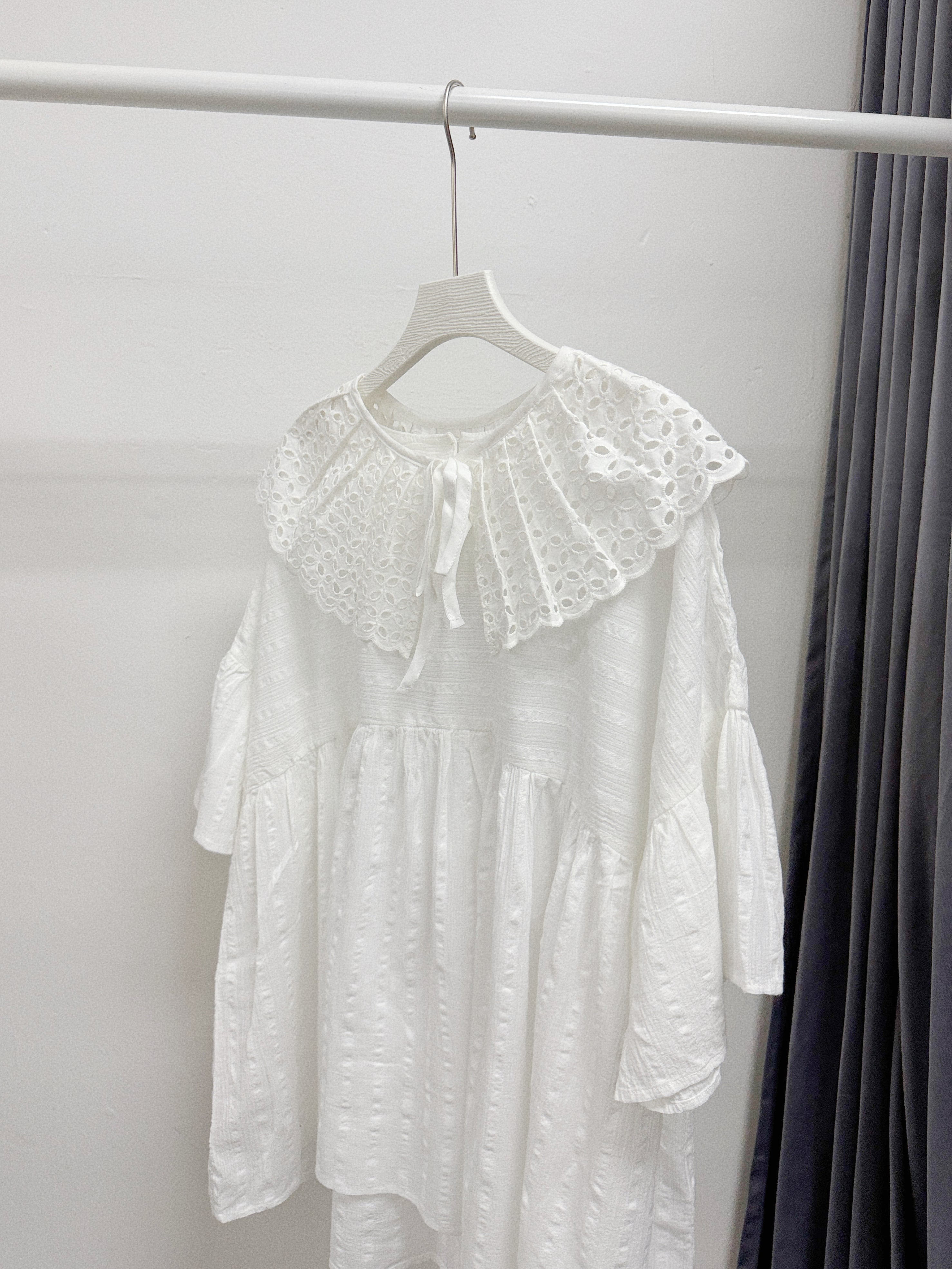 綁帶通花假領口