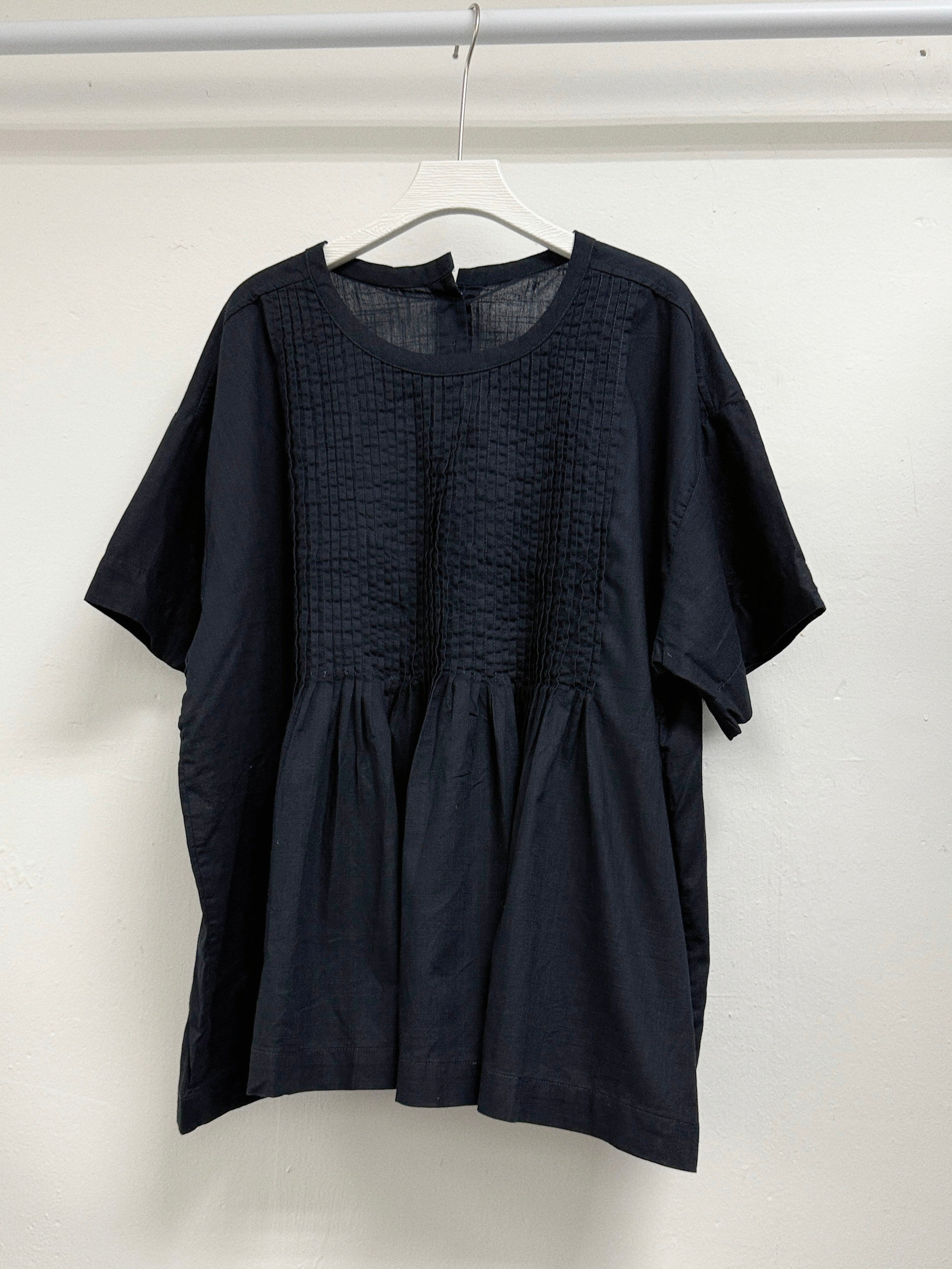 【SALE】麻質百褶紋top丨淺藍