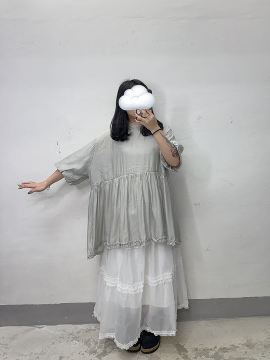 【SALE】泡泡袖下擺ruffle邊top丨灰