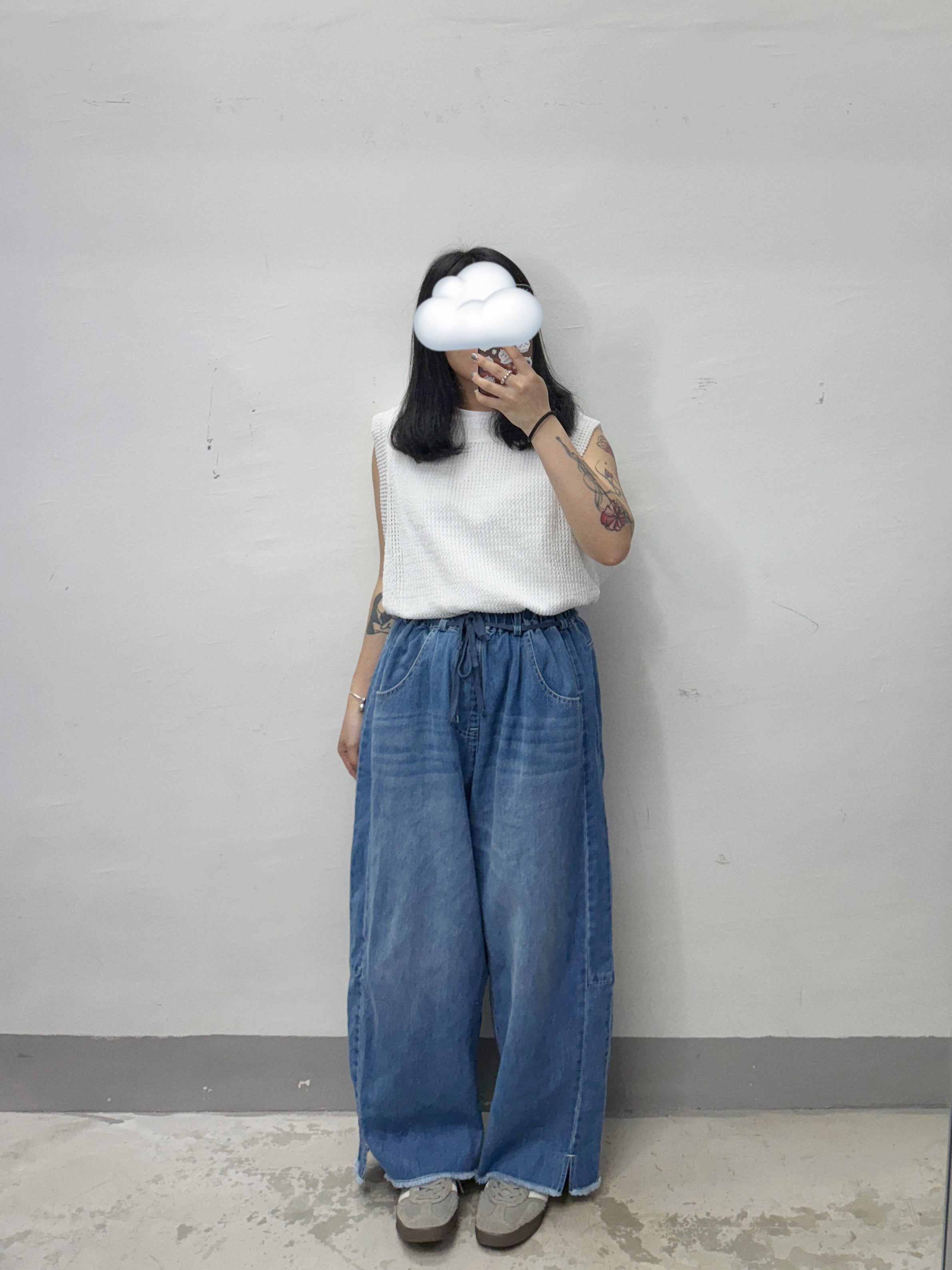 洗水色牛仔小開叉直筒褲