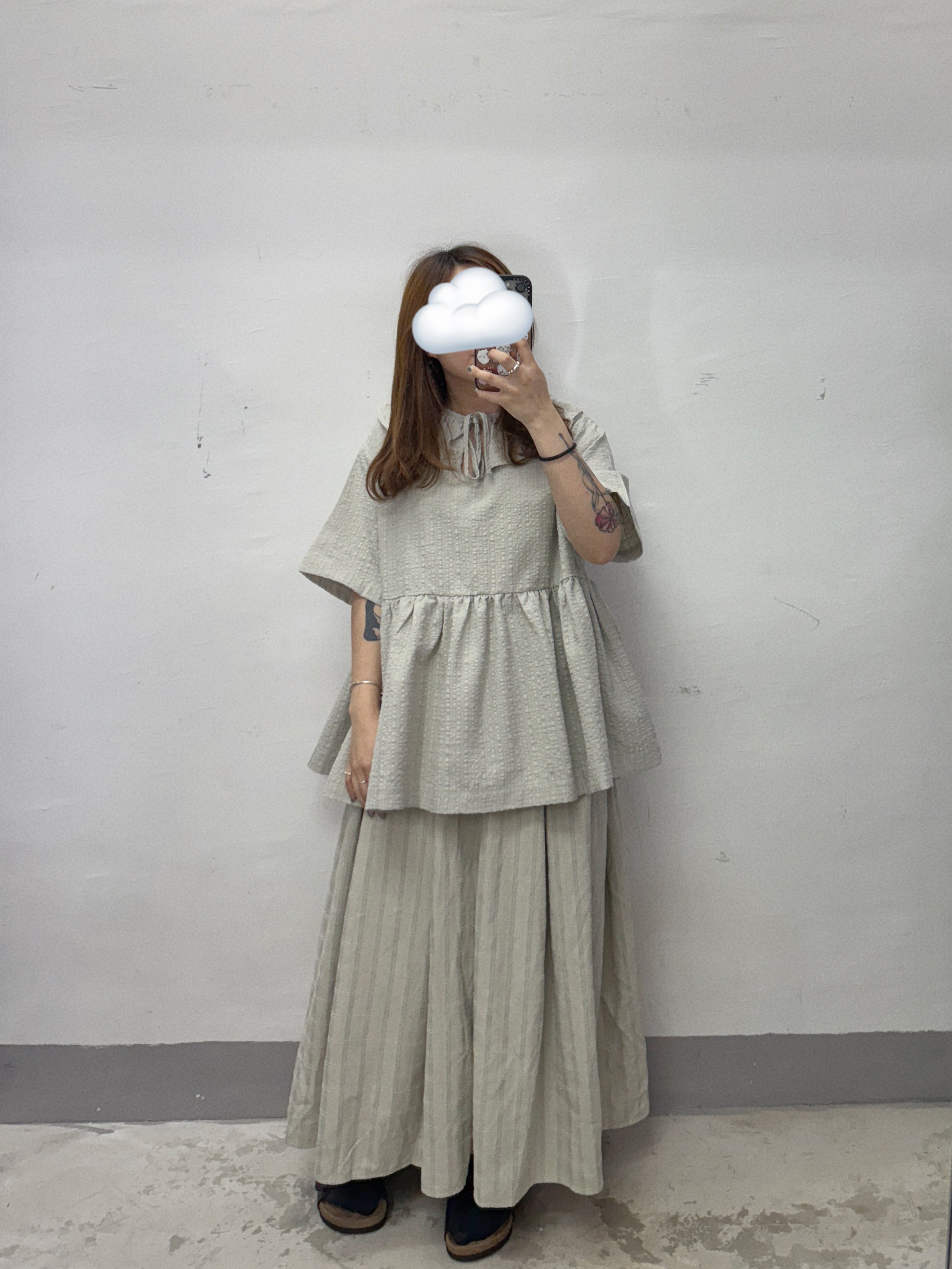 【SALE】2-way暗格荷葉領top丨淺灰綠