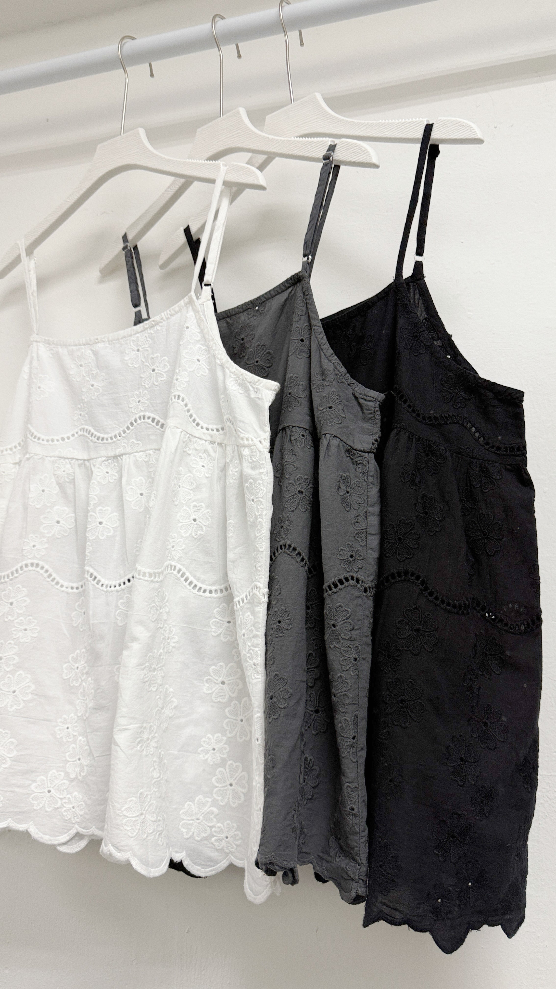 靚！刺繡通花吊帶外搭丨3 col