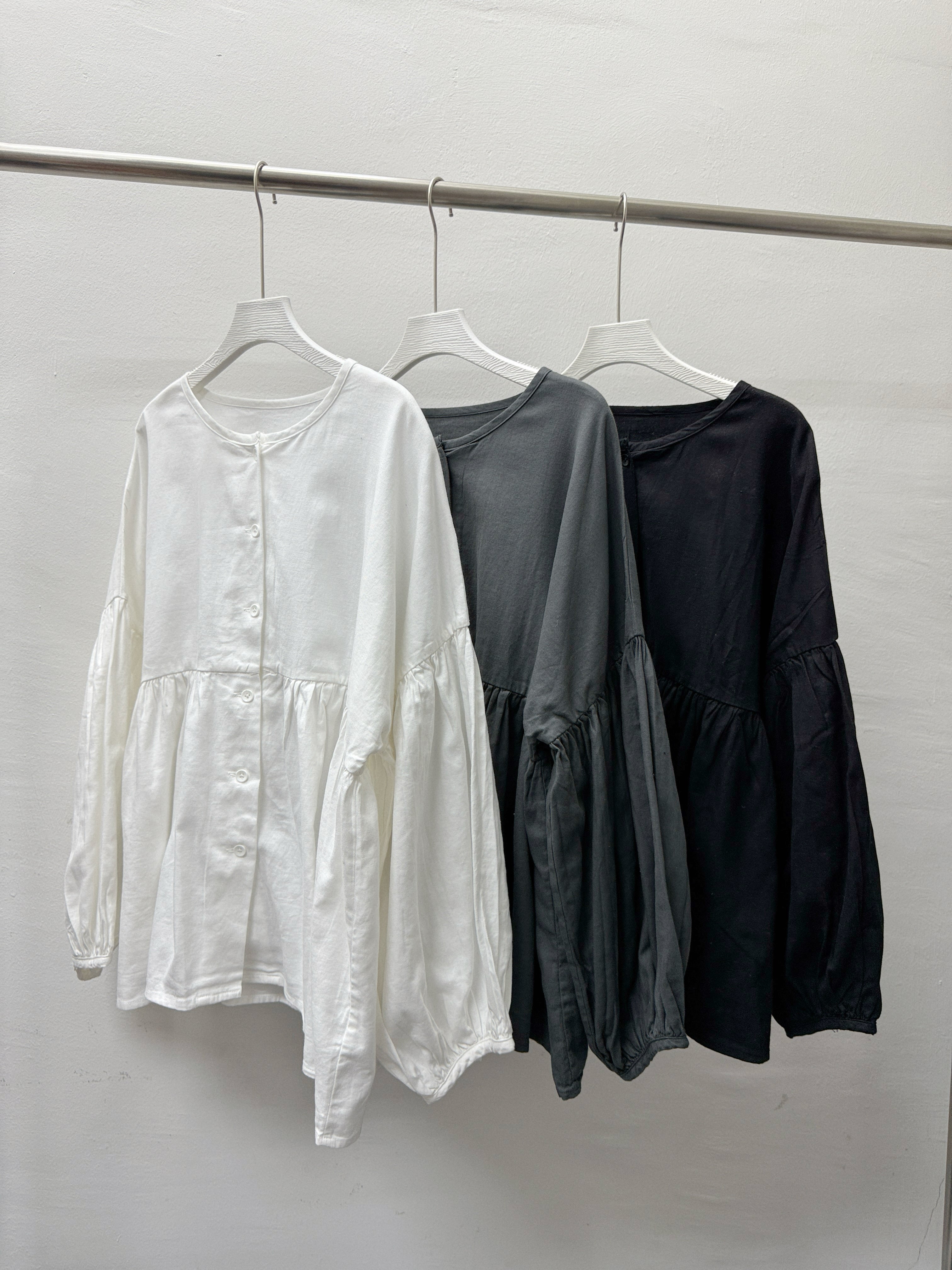 薄斜布泡泡袖開胸上衣丨3 col