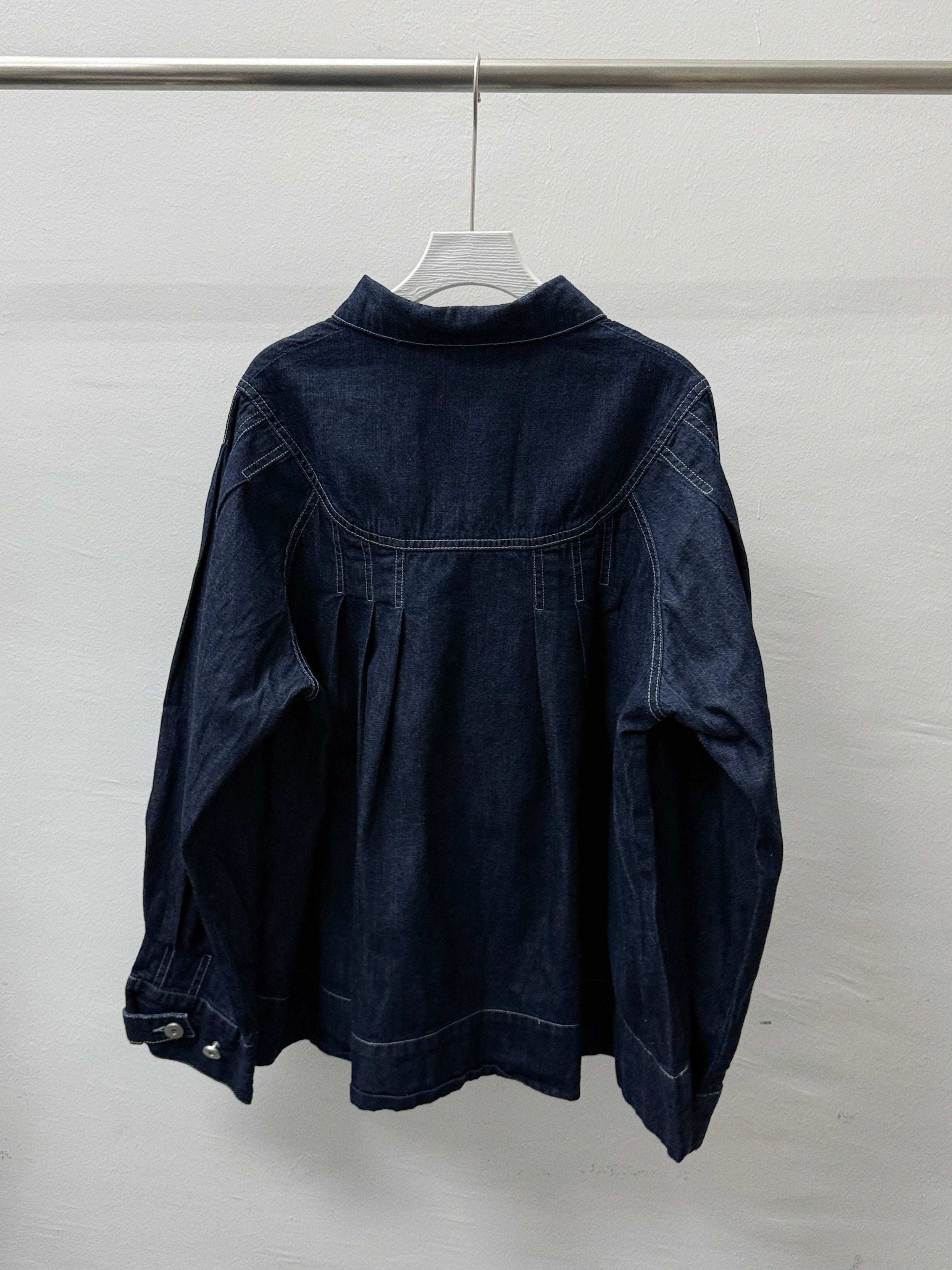 明線闊型反領牛仔外套