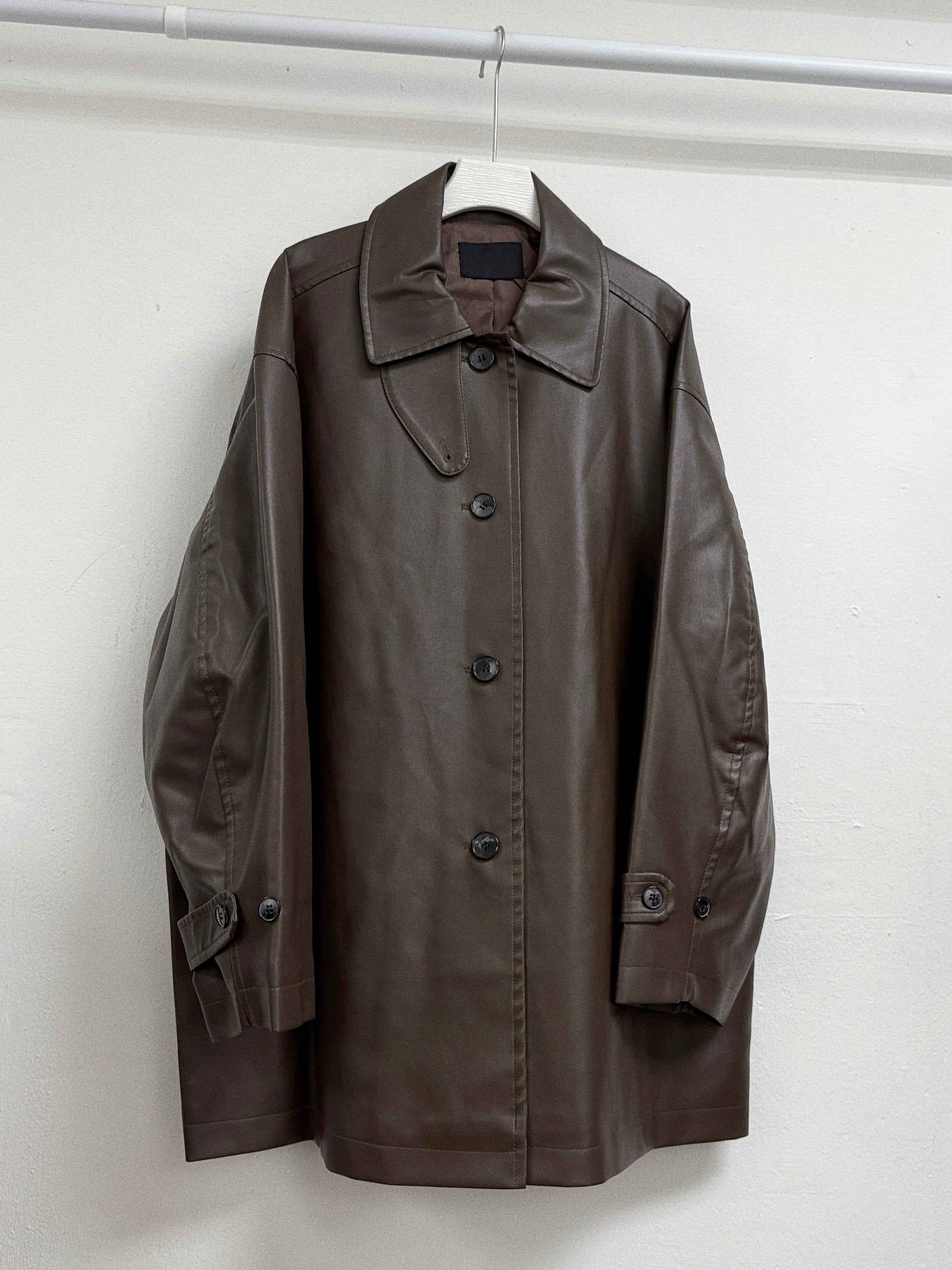 中長仿皮外套｜啡