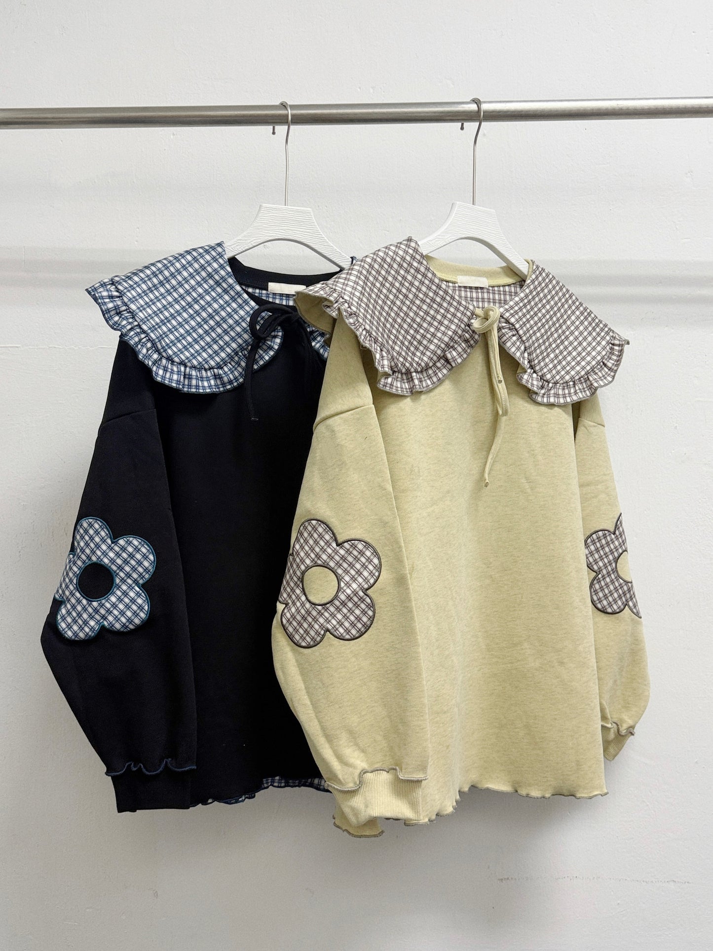 【SALE】綁帶娃娃領拼布花花袖上衣丨黃