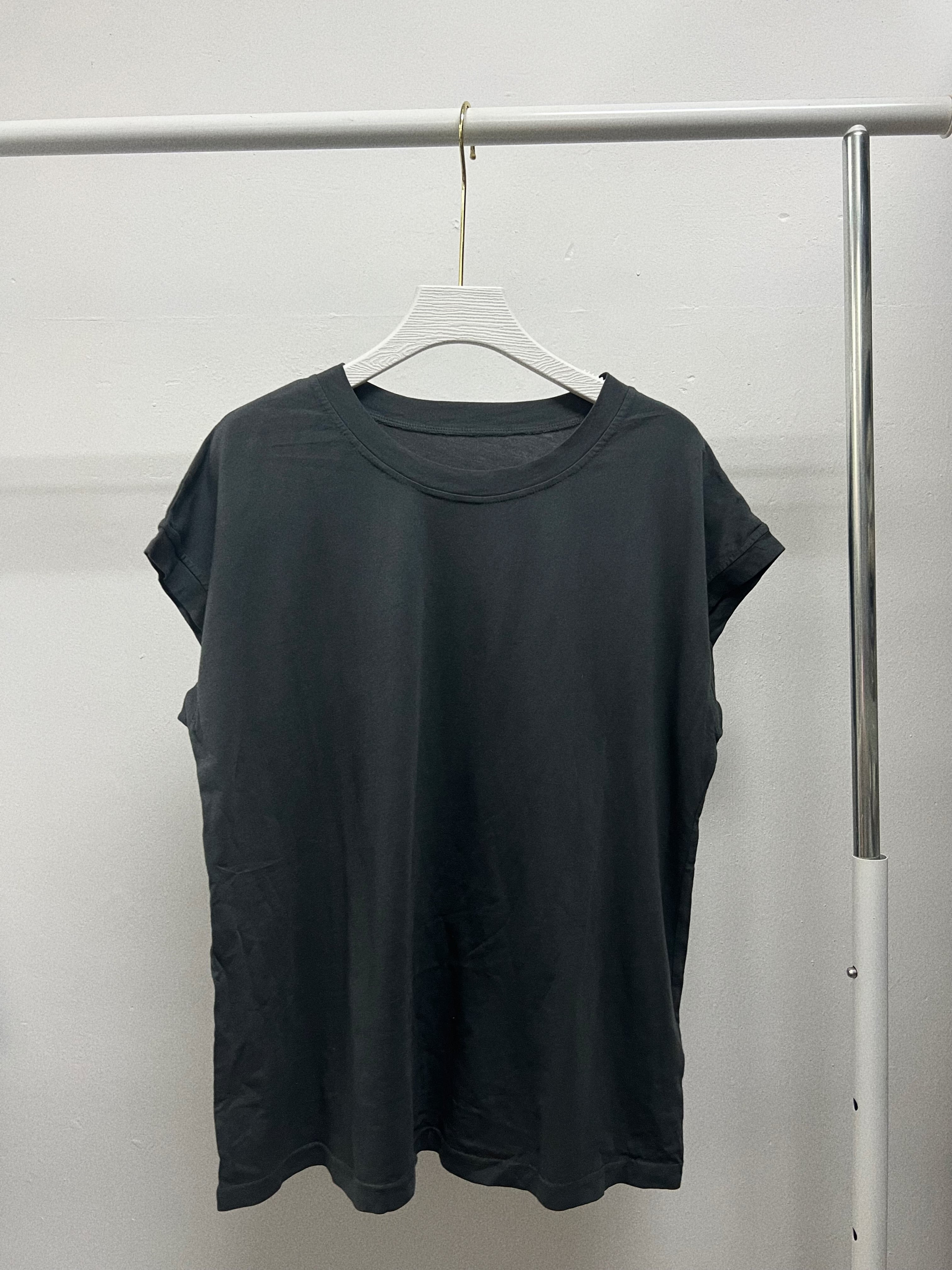 翼袖薄棉料top丨炭灰 黑