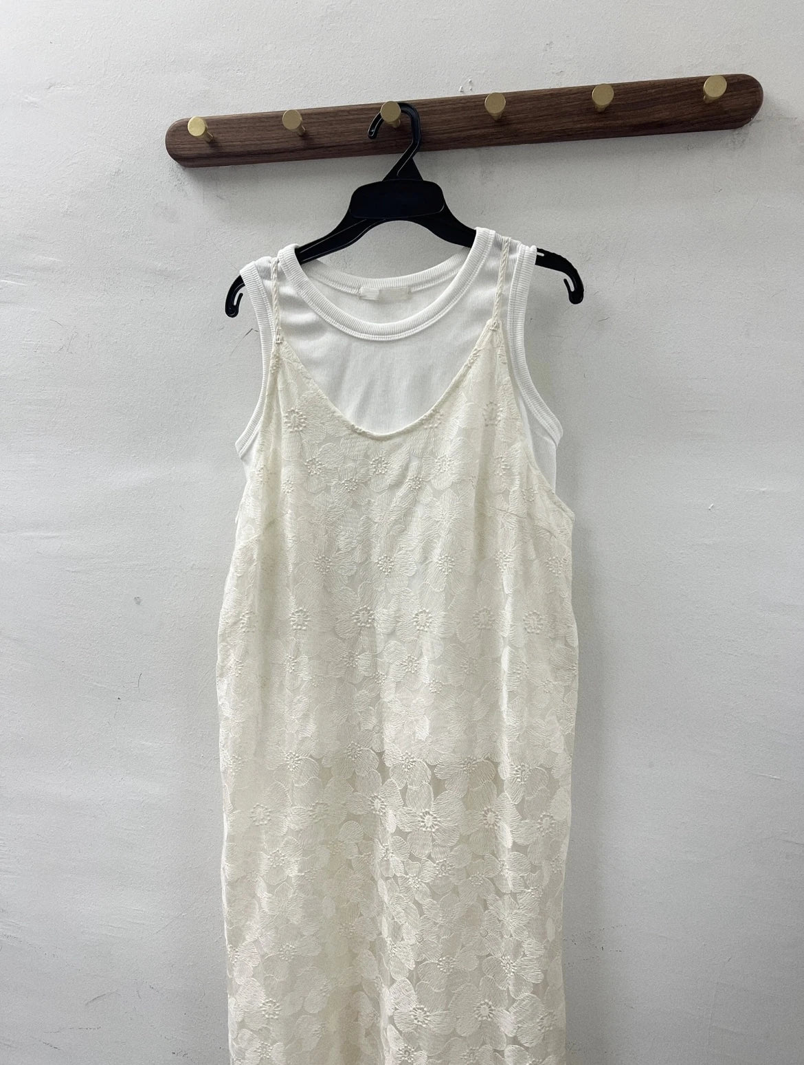 【SALE】花花刺繡透紗吊帶外搭｜黑