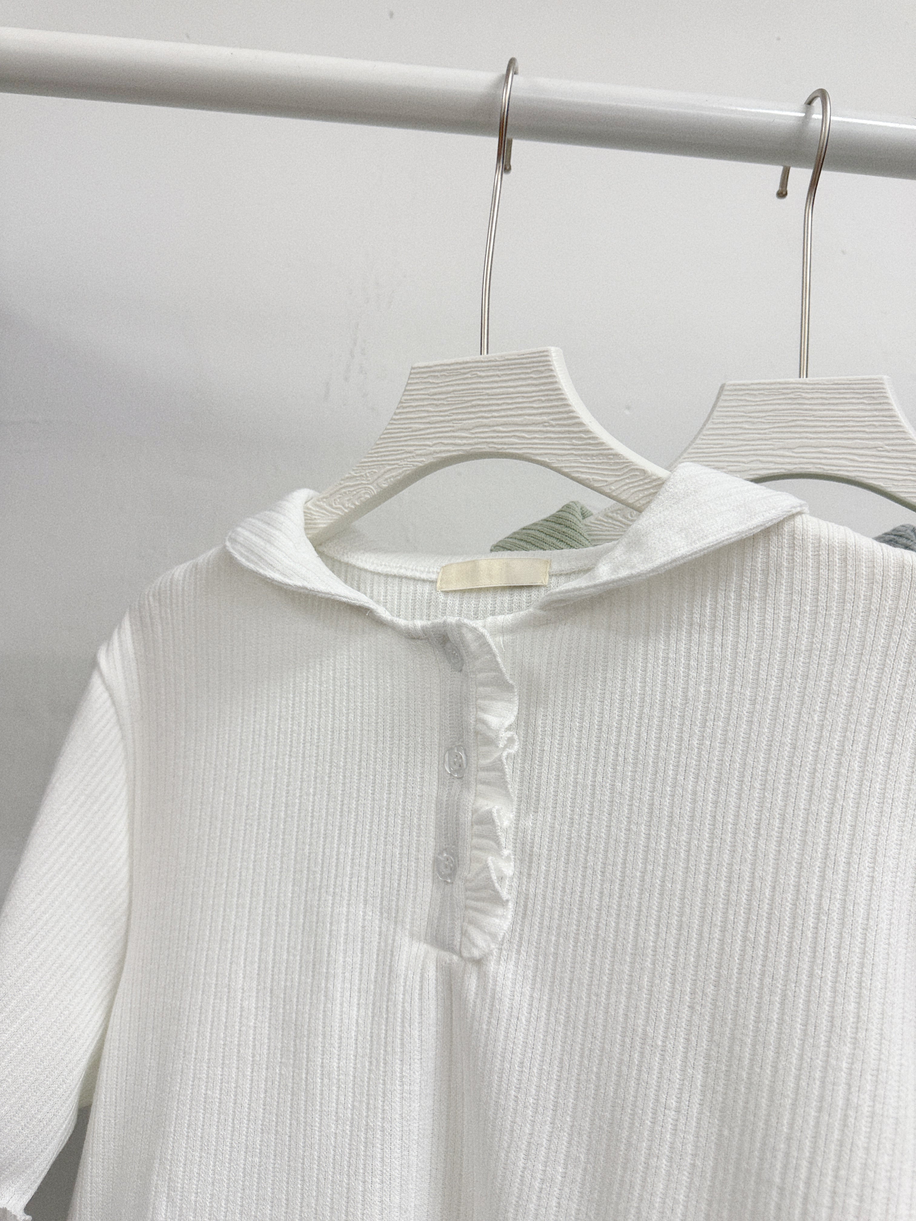 【SALE】bb領下擺ruffle邊top丨3 col