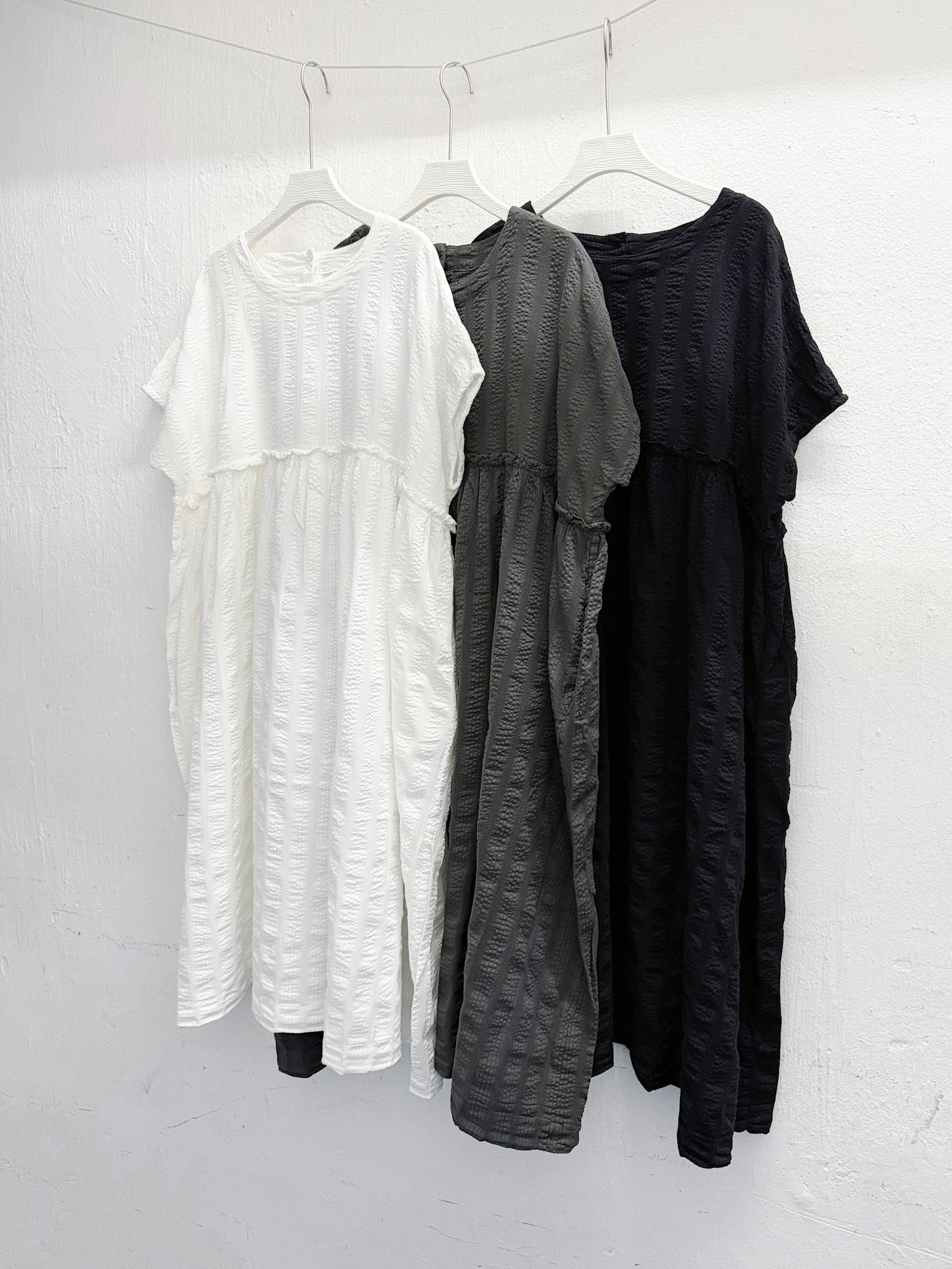 【新品優惠】暗直紋ruffle邊ops丨3 col