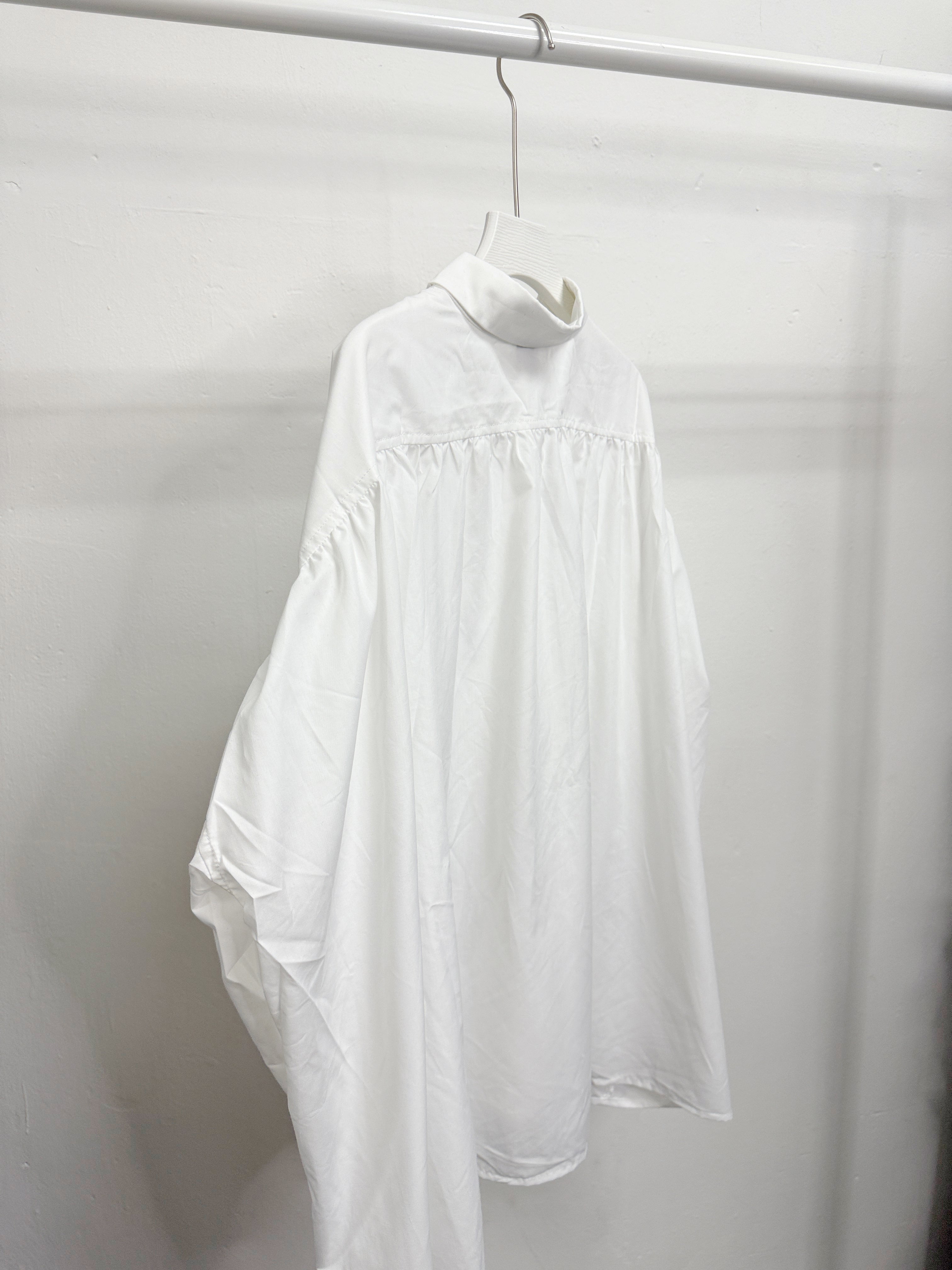 有領口袋恤丨白