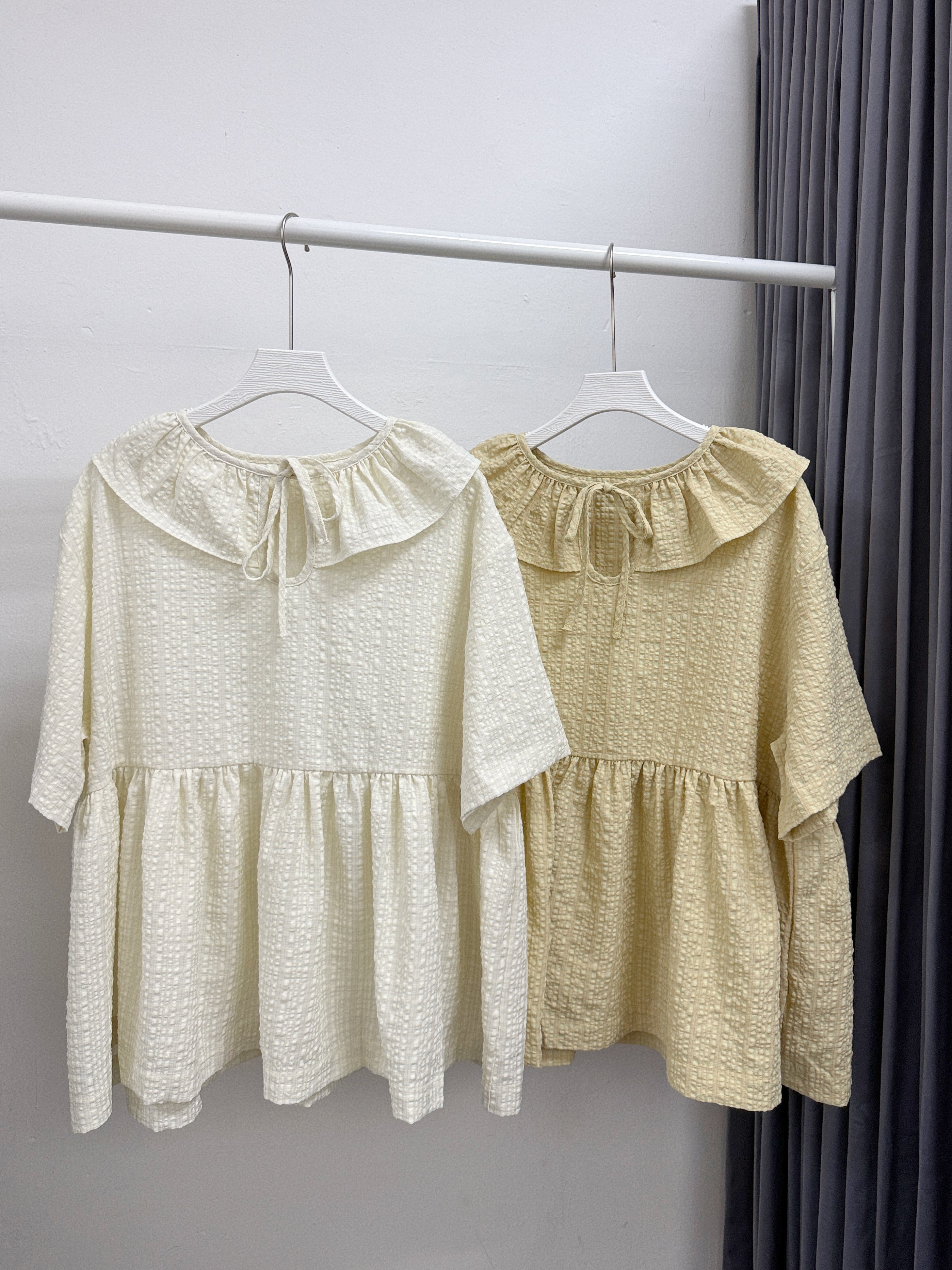 【SALE】2-way暗格荷葉領top丨淺灰綠