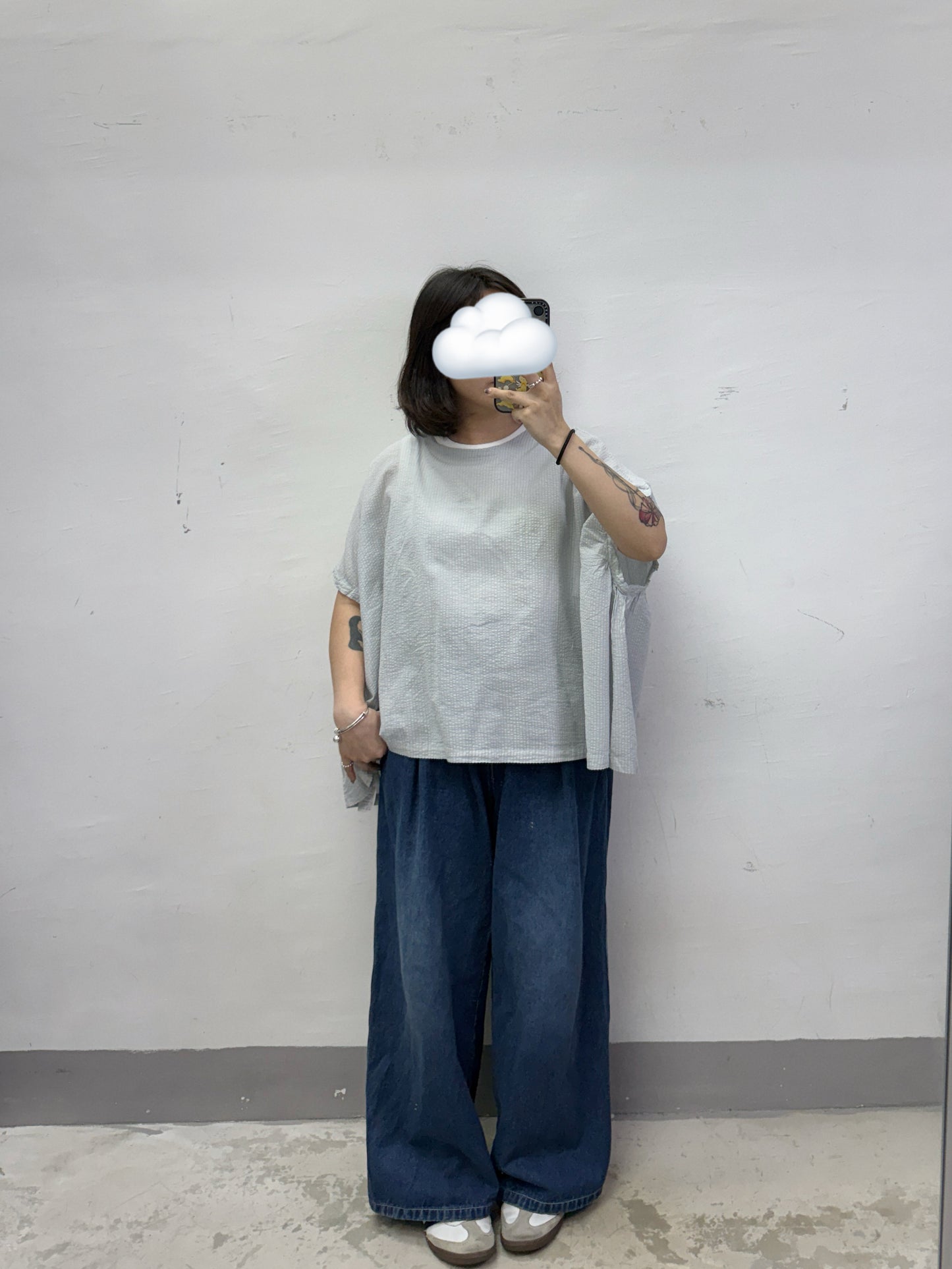 洗水色牛仔闊褲