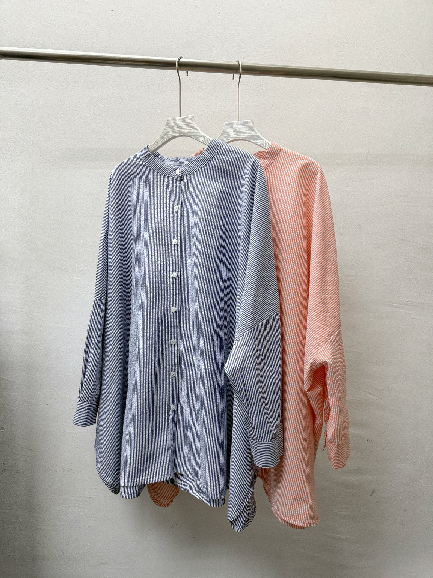 【SALE】圓領條紋闊型開胸上衣丨藍