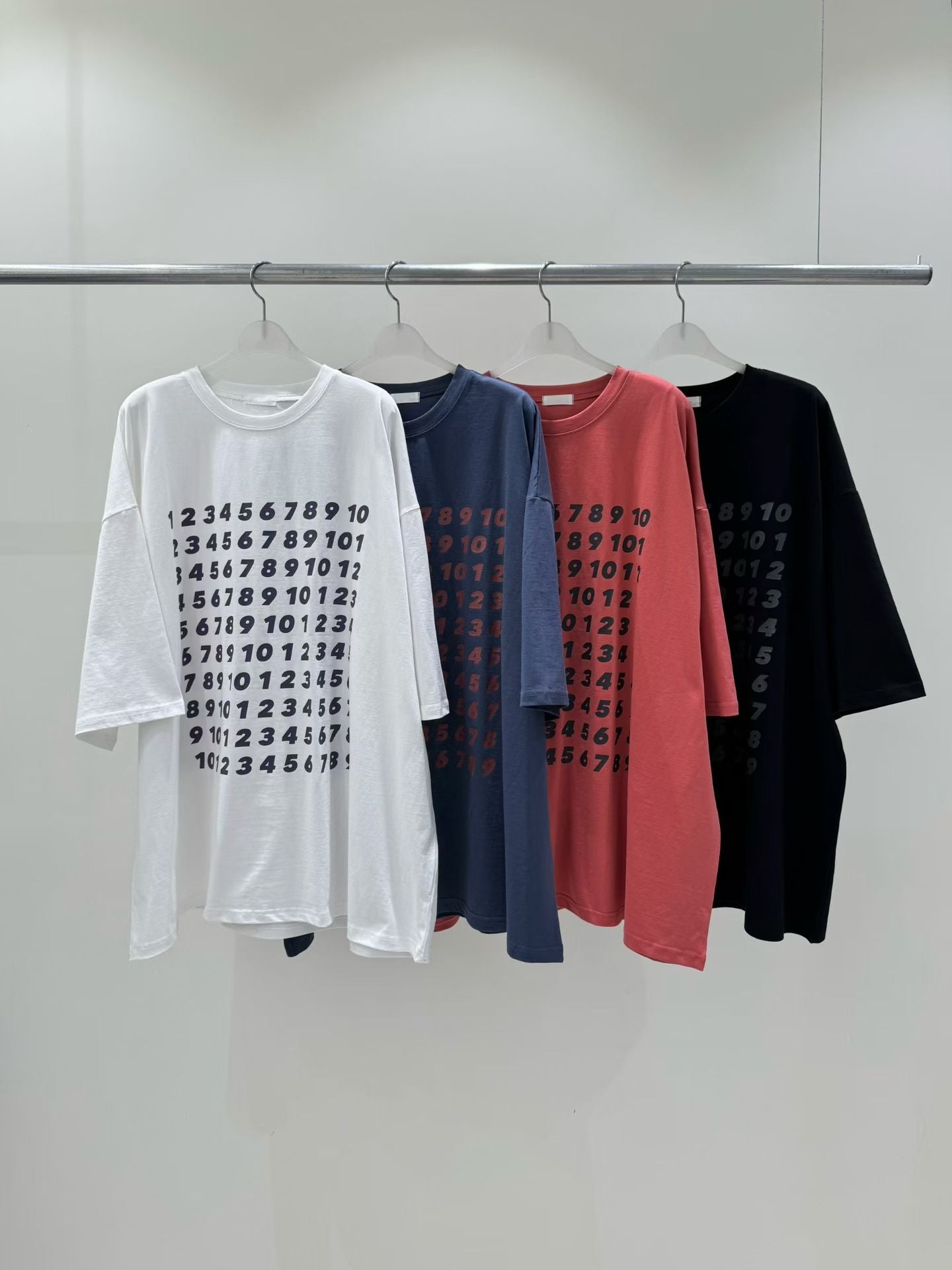數字印花oversize上衣丨4 col
