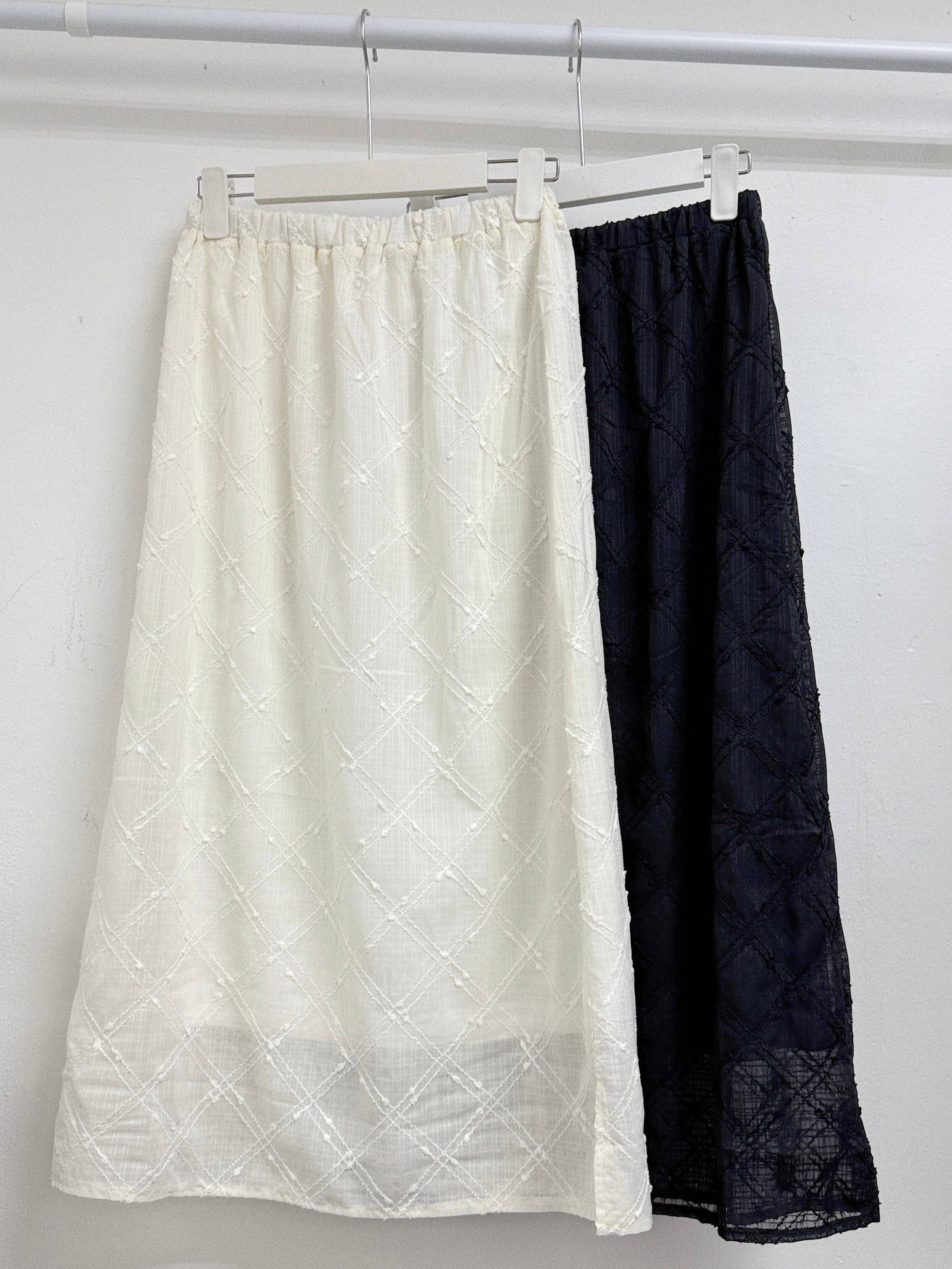 【SALE】刺繡菱格半身裙丨米白