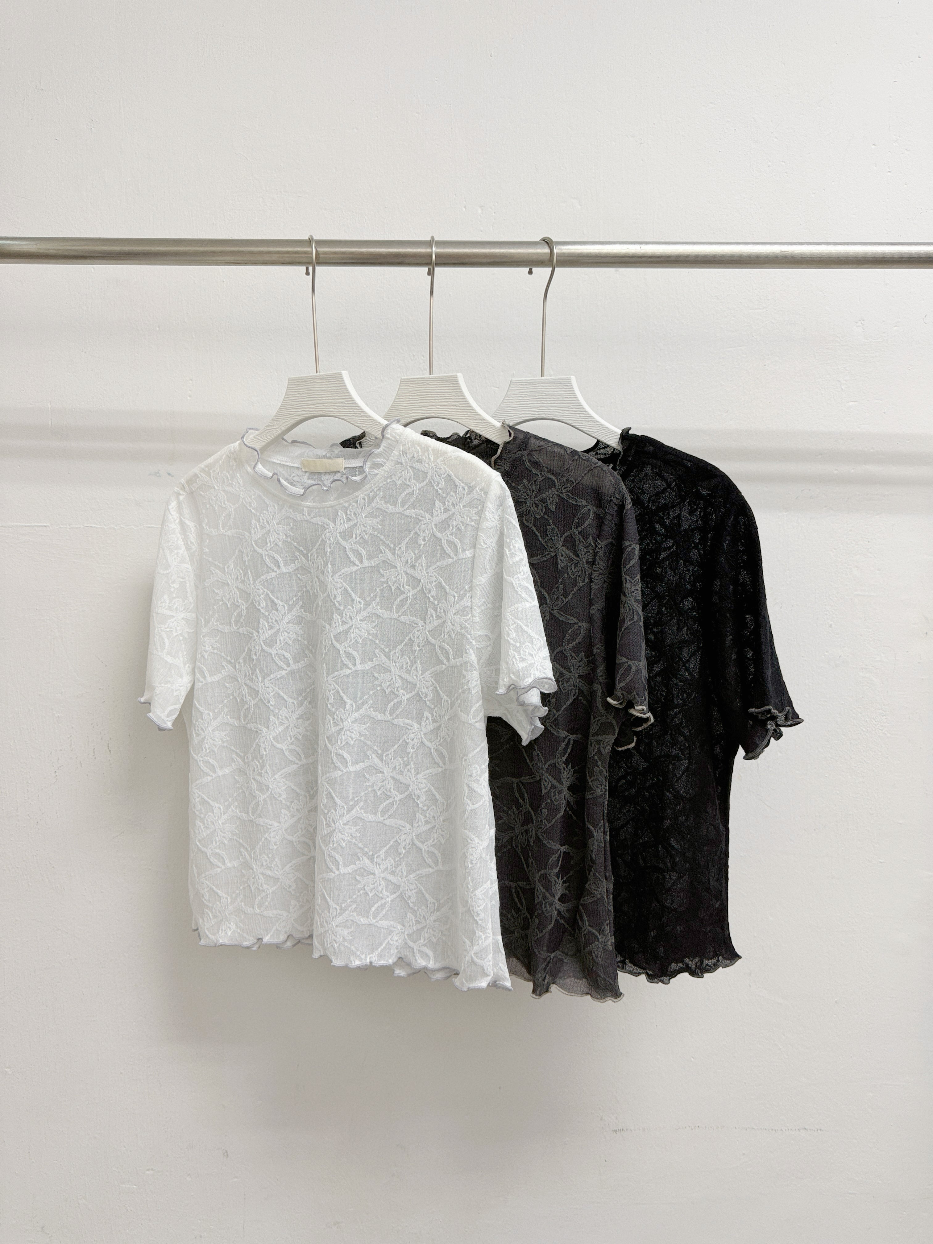 【SALE】蝴蝶結花紋半透上衣丨3 col