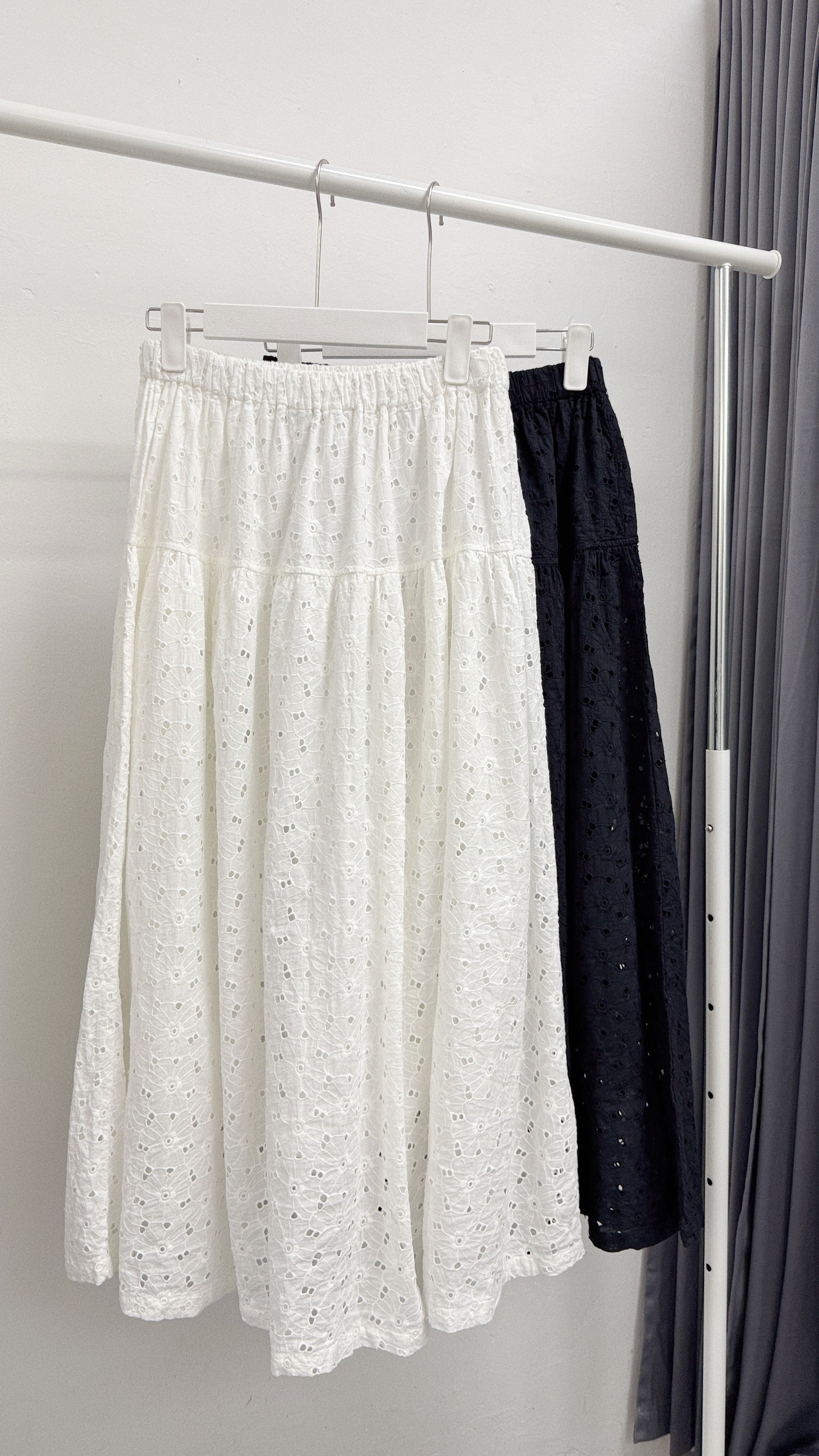 刺繡通花半身裙丨白