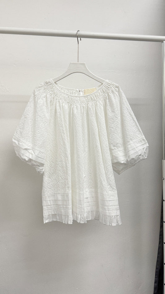 【SALE】刺繡花花泡泡袖top