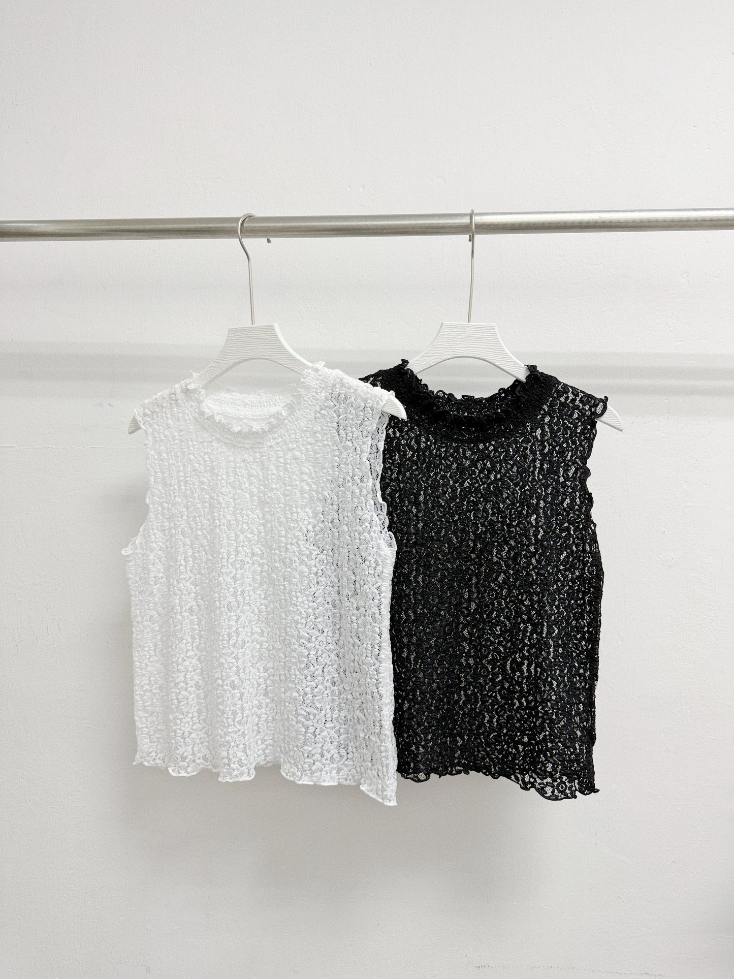 【新品優惠】ruffle領lace花紋背心丨2 col