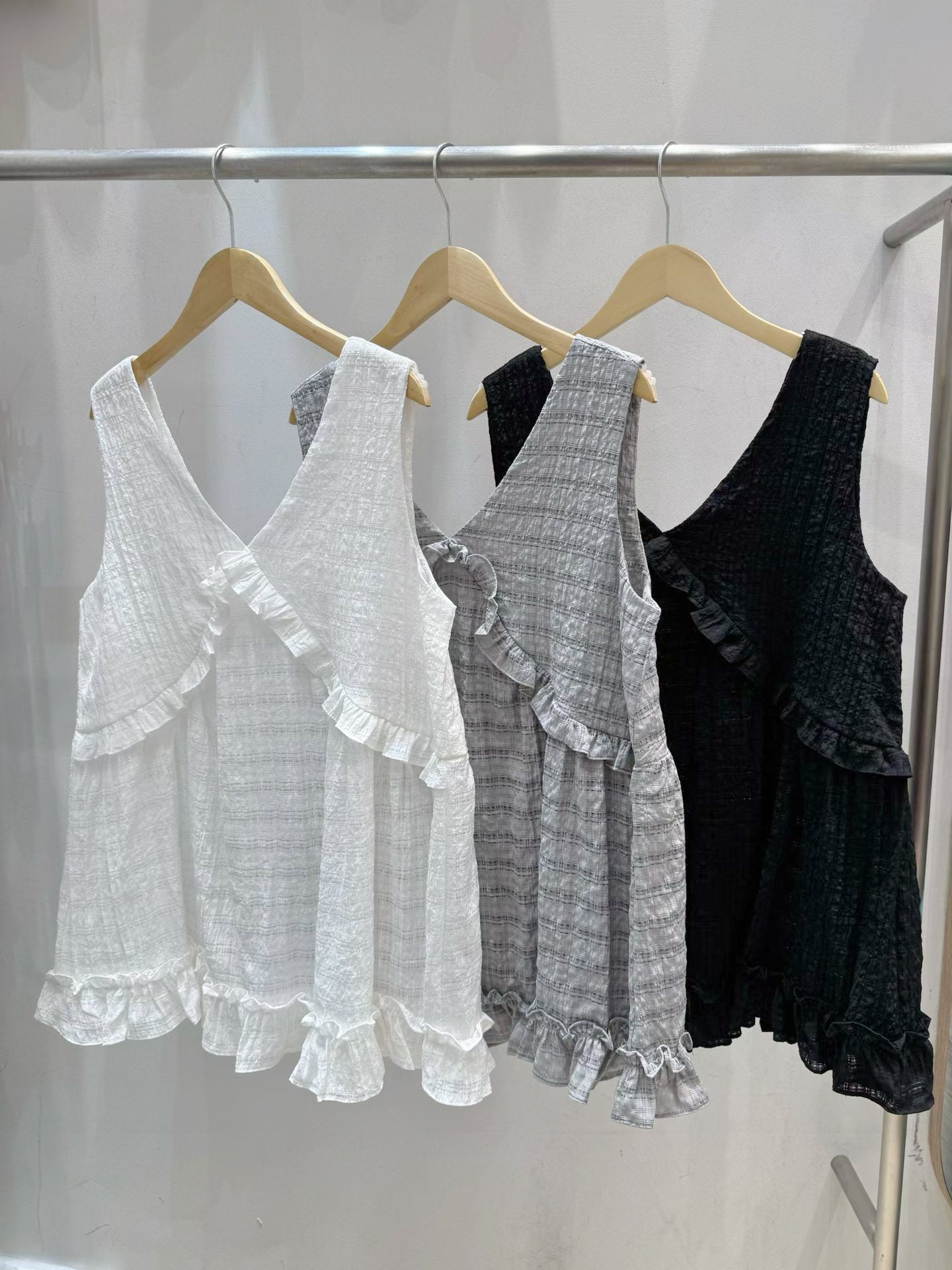 【新品優惠】暗紋v領ruffle外搭丨3 col