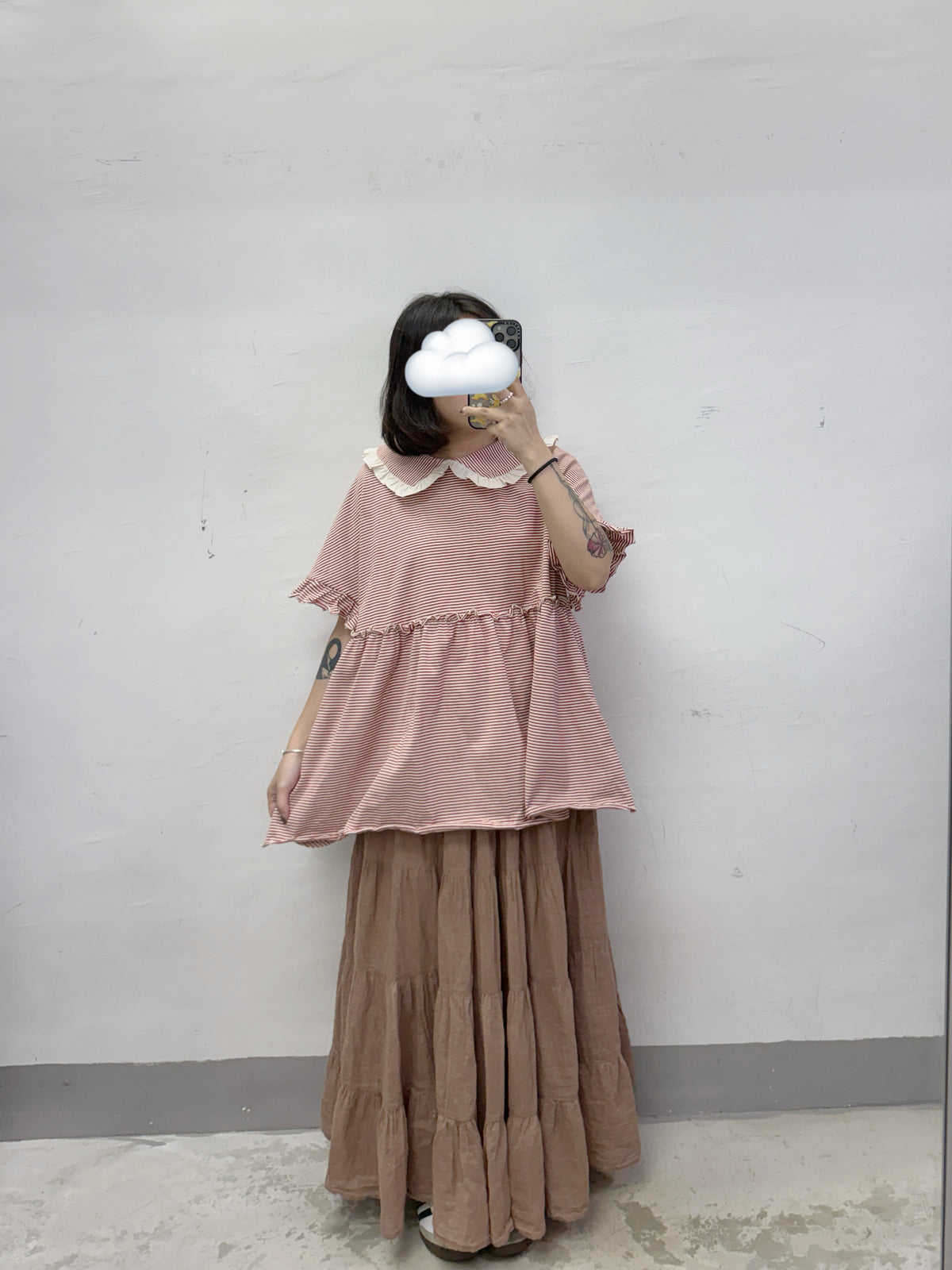 【SALE】娃娃領ruffle邊間紋上衣丨橙紅