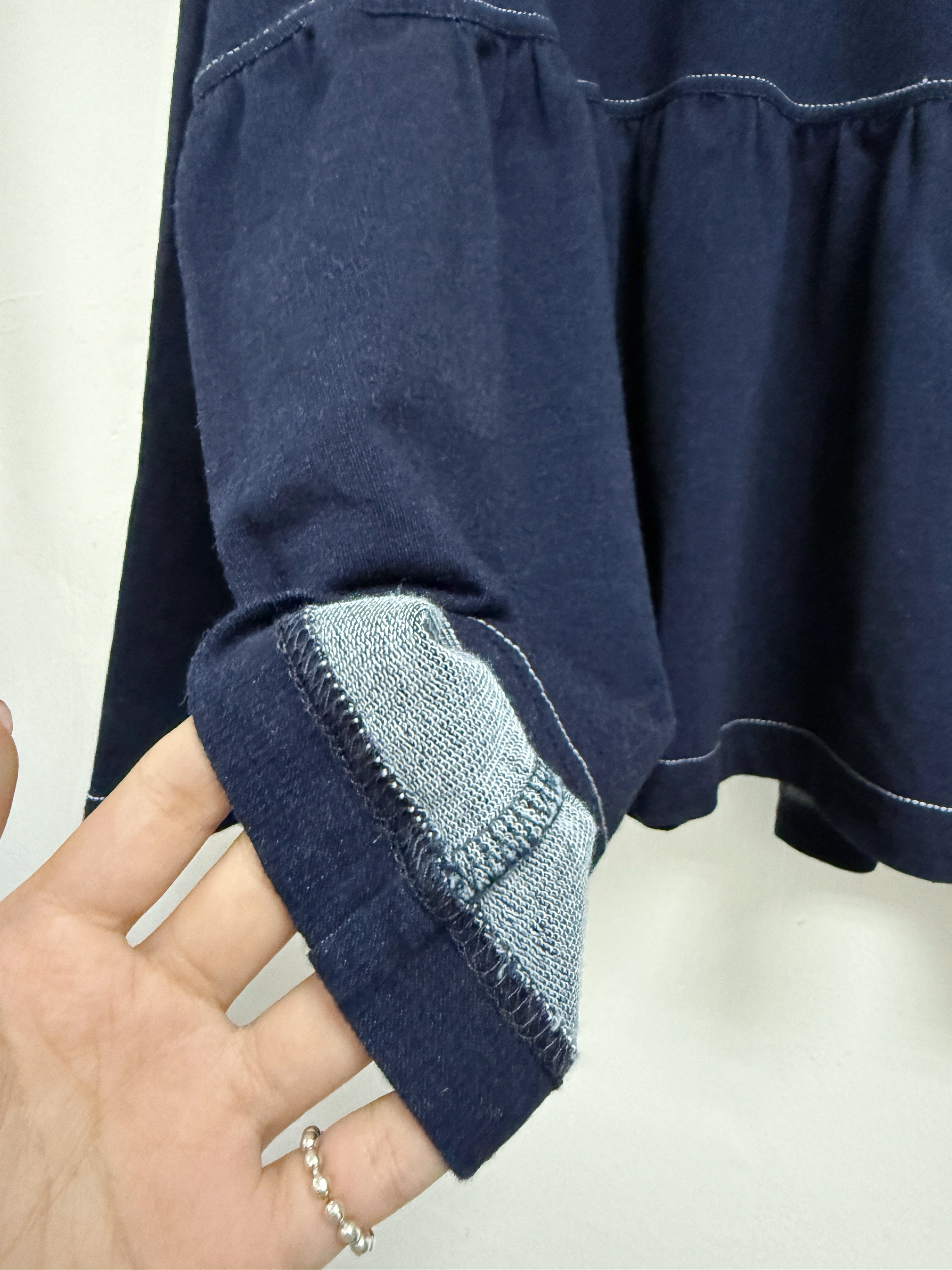 明線圓領傘型top