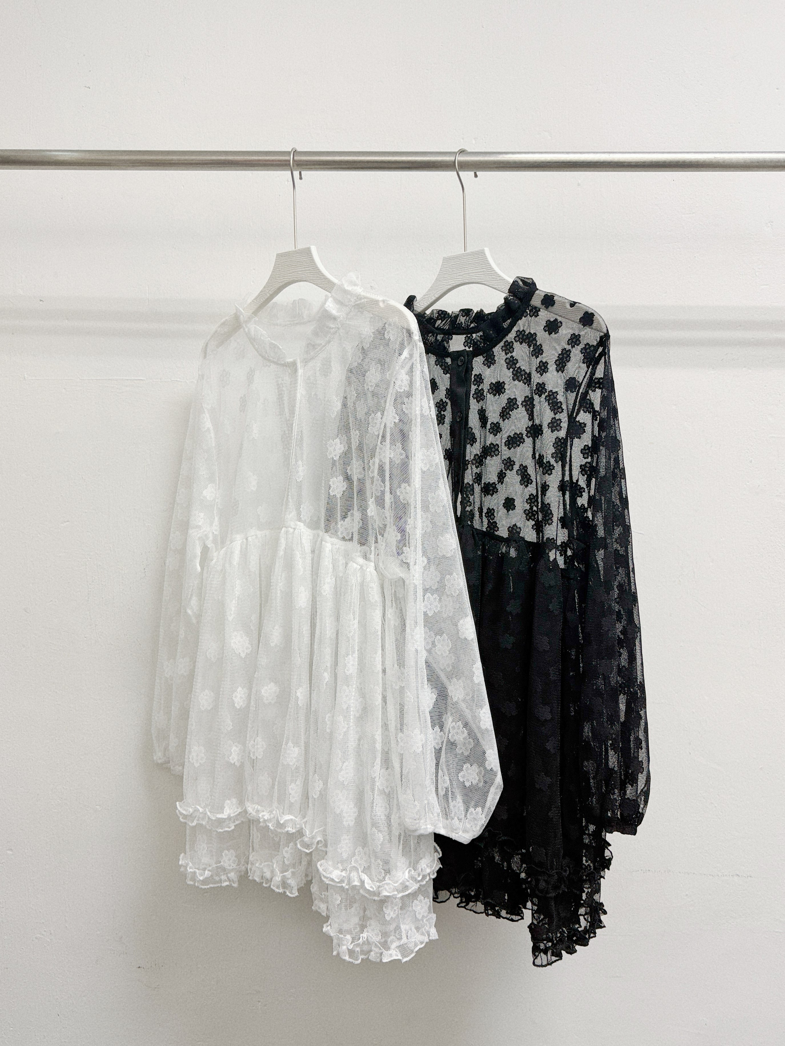 【SALE】花花紋雙層RUFFLE透紗外搭上衣丨黑