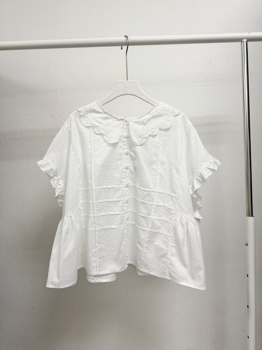 刺繡花領口荷葉袖top