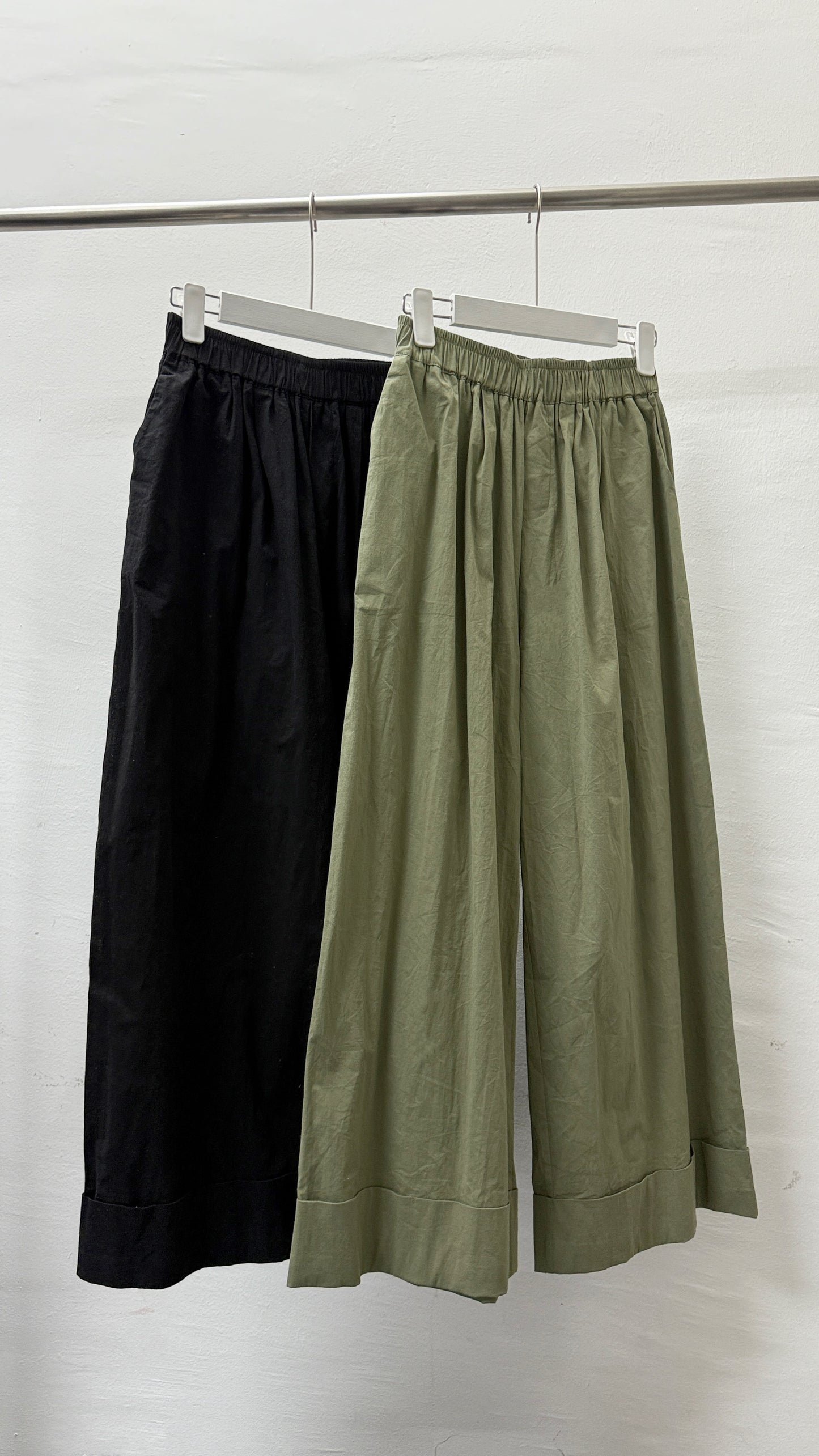 嗦嗦料褶腳闊褲丨軍綠 卡其