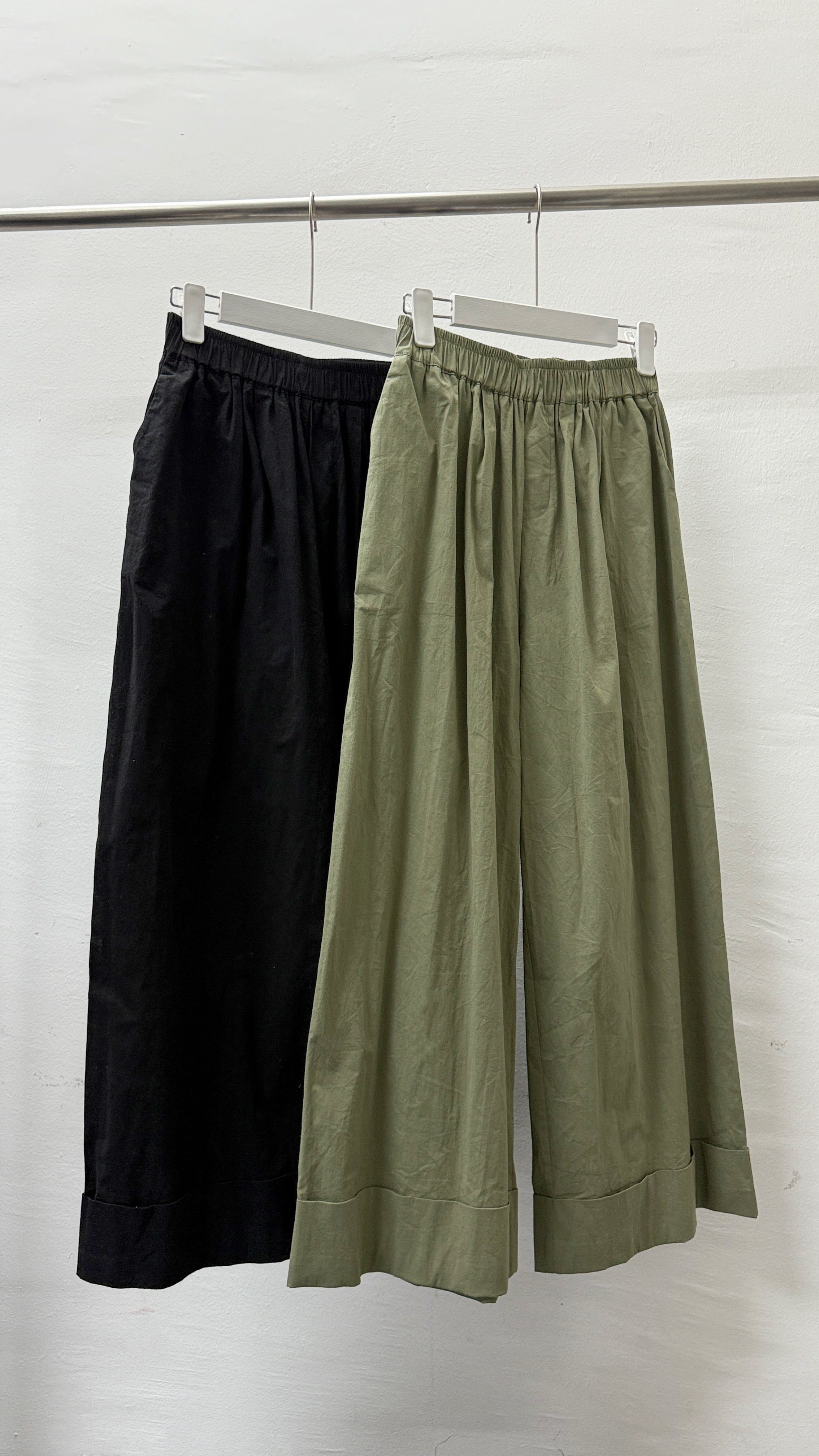 嗦嗦料褶腳闊褲丨軍綠