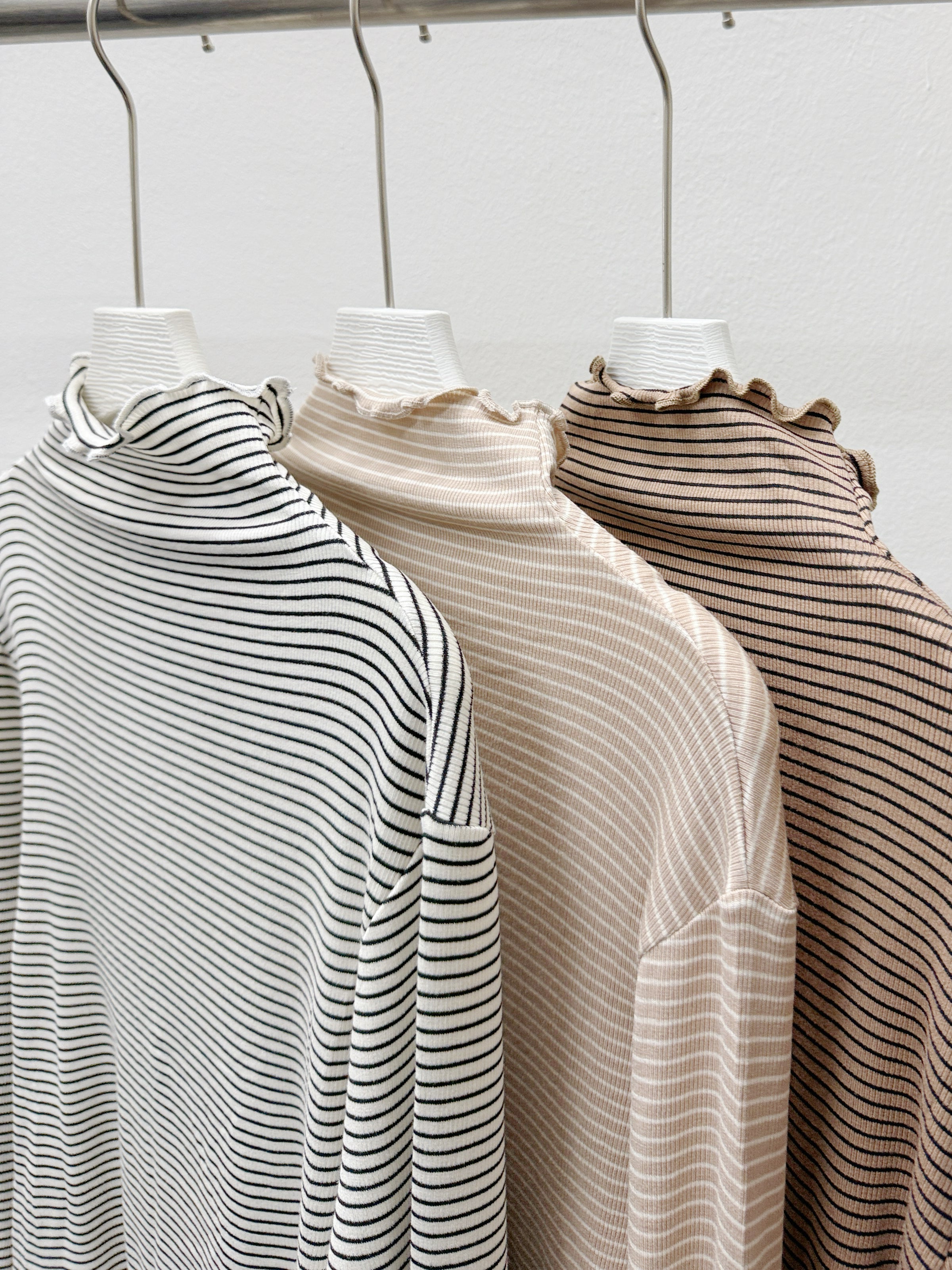 親膚木耳領條紋打底top(可穿指)丨3 col